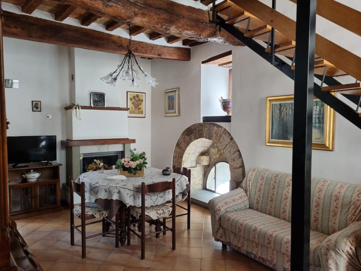 Appartement A Casa Di Cristina à Gubbio Extérieur photo
